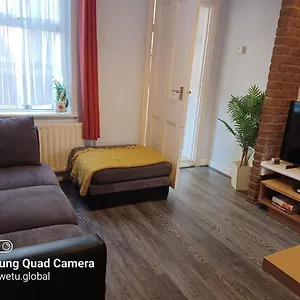 Holiday home Salisbury House-huku Kwetu Spacious 4 Bedroom House- Sleeps 6 - Luton Town Centre, Luton (Bedfordshire)