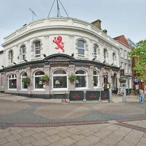 Oyo The Red Lion Luton (Bedfordshire)